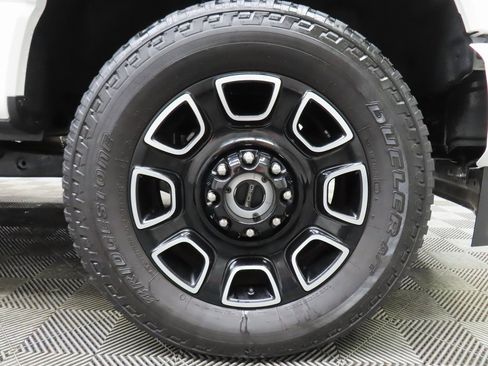 Used 2025 Ford F250 Platinum image 8