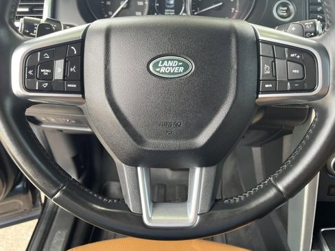 Used 2018 Land Rover Discovery Sport HSE Luxury image 14
