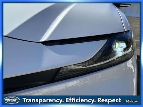 Used 2025 Toyota Camry LE image 10