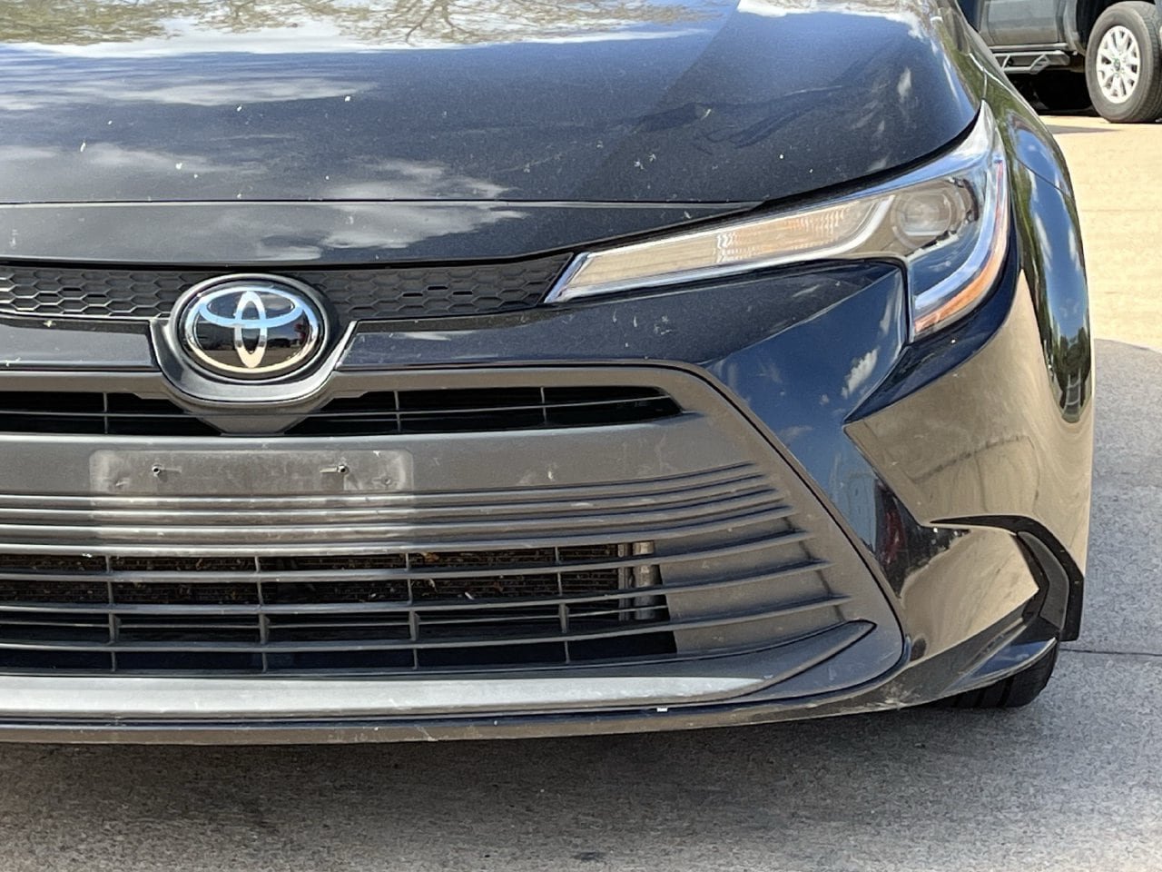 Used 2025 Toyota Corolla LE FWD image 8