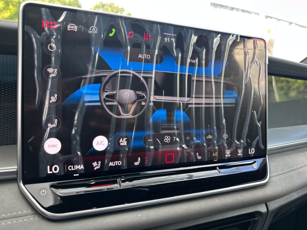 New 2026 Volkswagen Tiguan SE R-Line AWD/4WD image 16