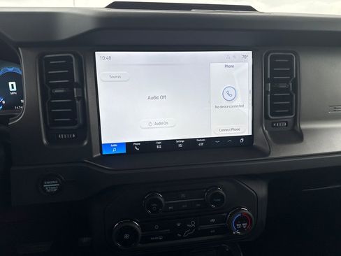 New 2025 Ford Bronco 4-Door image 9