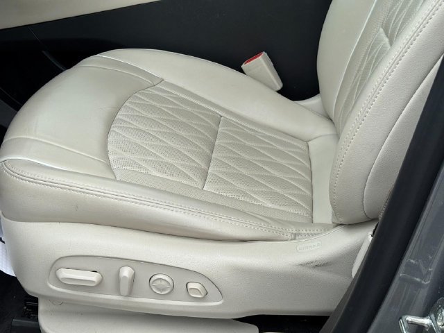 Used 2023 Buick Enclave Avenir w/ Avenir Technology Package AWD/4WD image 22