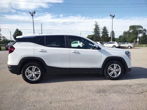 Used 2024 GMC Terrain SLE FWD image 6