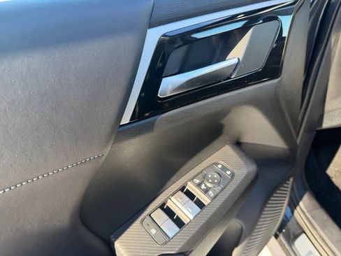 New 2025 Mitsubishi Outlander SE image 15