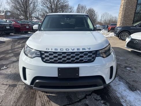 Used 2023 Land Rover Discovery S image 6