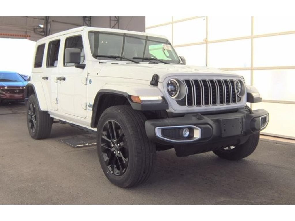 Used 2025 Jeep Wrangler Unlimited Sahara w/ Safety Group AWD/4WD image 2