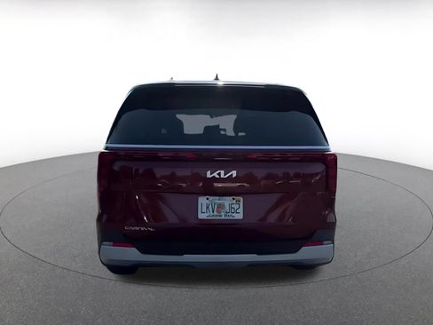 Used 2026 Kia Carnival FWD image 12