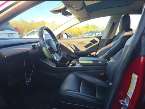 Used 2018 Tesla Model 3 Long Range image 9