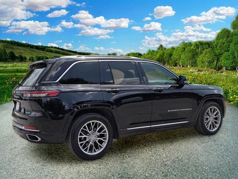 Certified 2023 Jeep Grand Cherokee Summit w/ Luxury Tech Group V AWD/4WD image 6