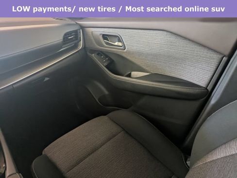 Used 2023 Nissan Rogue SV FWD image 17