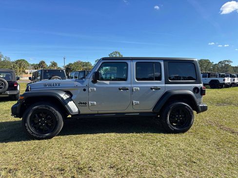Used 2020 Jeep Wrangler Willys image 6