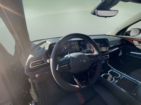 New 2026 Chevrolet Traverse RS w/ LPO, Floor Liner Package image 10