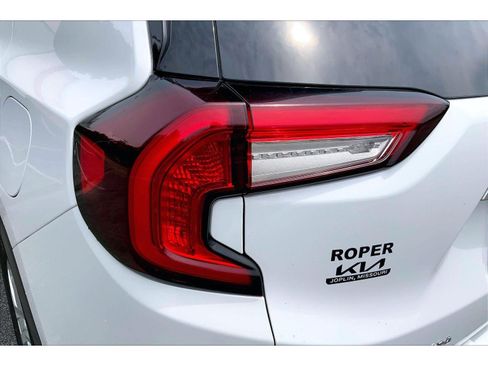 Used 2024 GMC Terrain SLE AWD/4WD image 28