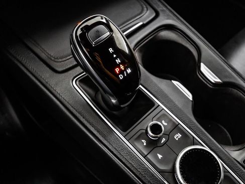 Used 2025 Cadillac XT4 Premium Luxury image 39