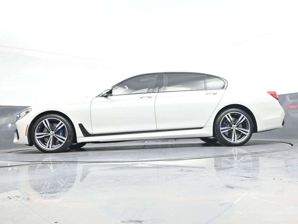 Used 2019 BMW 750i xDrive w/ Executive Package AWD/4WD image 34