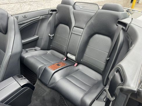 Used 2011 Mercedes-Benz E 550 Cabriolet image 8