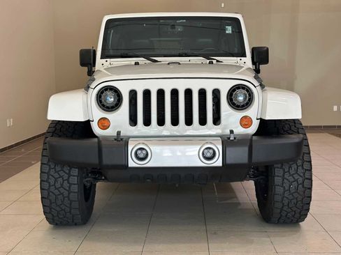 Used 2013 Jeep Wrangler Unlimited Sahara w/ Connectivity Group AWD/4WD image 6