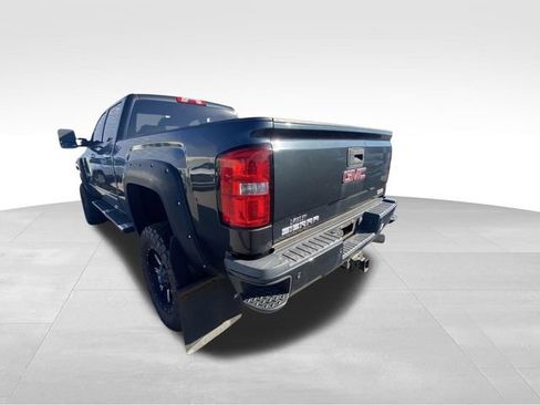 Used 2017 GMC Sierra 2500 SLT w/ Duramax Plus Package AWD/4WD image 9