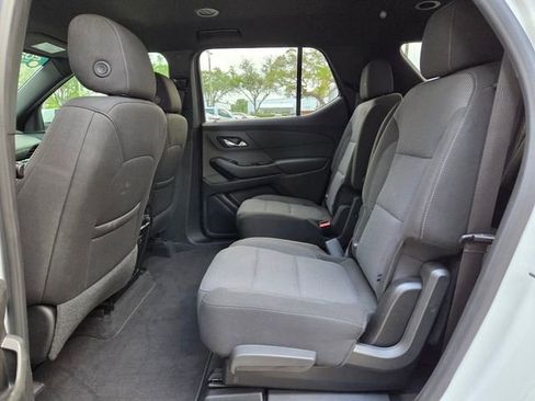 Certified 2023 Chevrolet Traverse LT FWD image 13