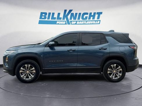 Used 2025 Chevrolet Equinox LT w/ Safety and Technology Package FWD image 2