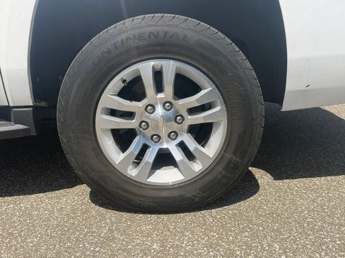 Used 2020 Chevrolet Suburban LT AWD/4WD image 37