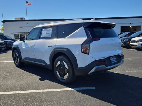 New 2026 Kia EV9 Wind image 6