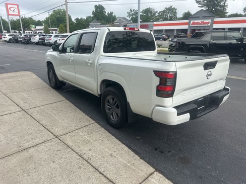 Used 2025 Nissan Frontier SV RWD image 7