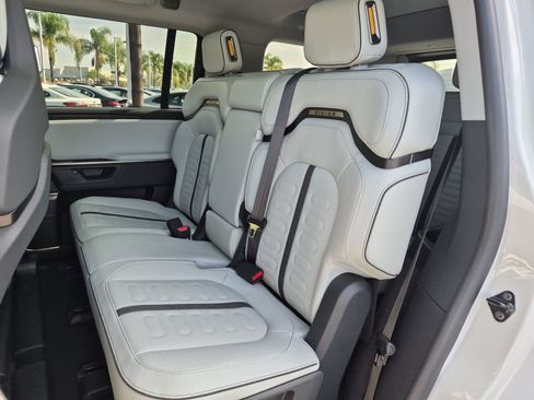 Used 2026 Rivian R1S Adventure AWD/4WD image 30