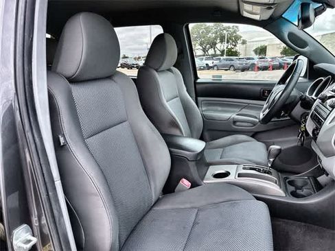 Used 2012 Toyota Tacoma PreRunner image 22