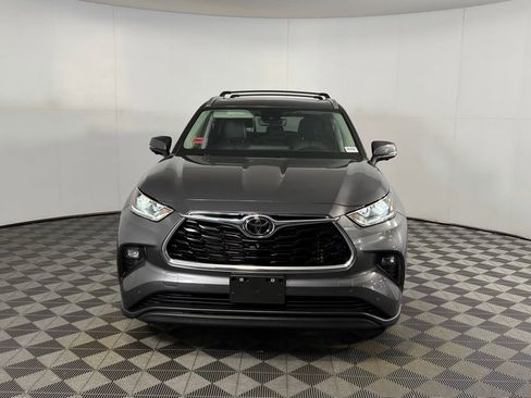 Used 2024 Toyota Highlander Limited image 11