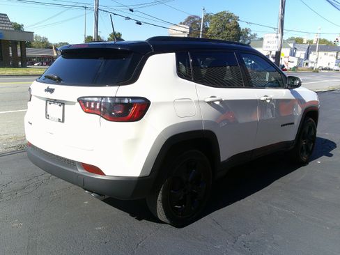 Used 2021 Jeep Compass Latitude image 5