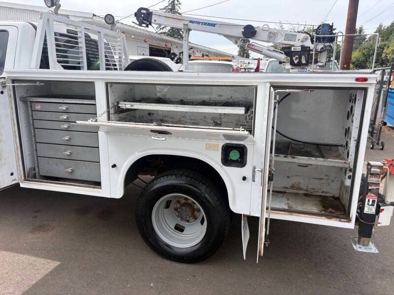 Used 2017 Ford F350 XL w/ Power Equipment Group AWD/4WD image 9