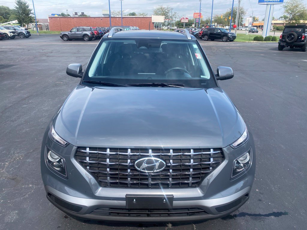 Used 2025 Hyundai Venue SEL FWD image 9