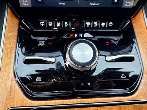 Used 2022 Jeep Grand Wagoneer Series III w/ Rear Seat Video Group 1 image 9