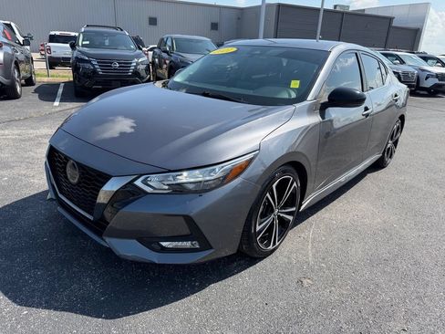 Used 2021 Nissan Sentra SR FWD image 2