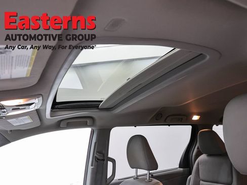 Used 2019 Toyota Sienna XLE FWD image 38