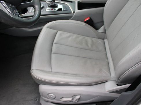 Used 2019 Audi A4 2.0T Premium FWD image 18