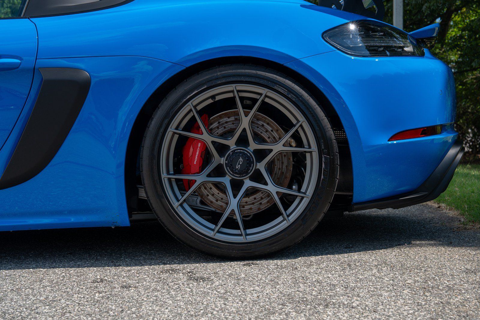 Certified 2025 Porsche 718 Cayman GT4 RS w/ Chrono Package RWD image 12