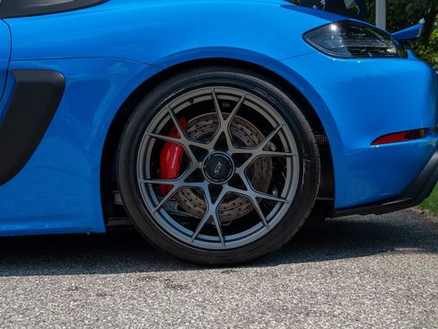 Certified 2025 Porsche 718 Cayman GT4 RS w/ Chrono Package RWD image 12