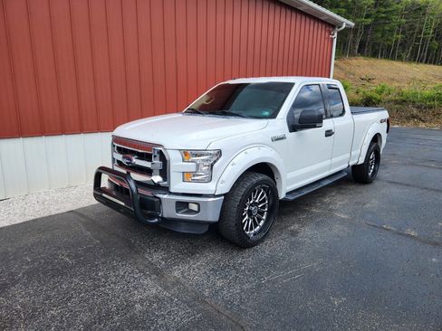 Used 2015 Ford F150 XLT w/ Equipment Group 301A Mid AWD/4WD image 3