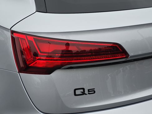 Used 2023 Audi Q5 e Premium Plus w/ Premium Plus Package AWD/4WD image 35