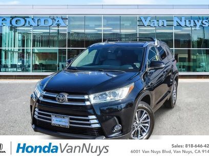 Used 2018 Toyota Highlander XLE w/ Carpet Mat Package (TMS)