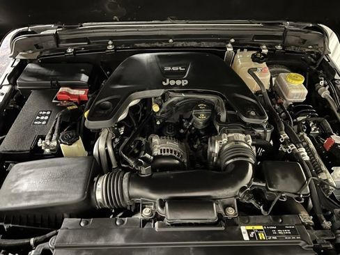 Used 2020 Jeep Wrangler Unlimited Sport image 38