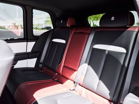 Used 2026 Rolls-Royce Cullinan image 48