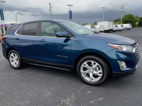 Used 2021 Chevrolet Equinox LT FWD image 2