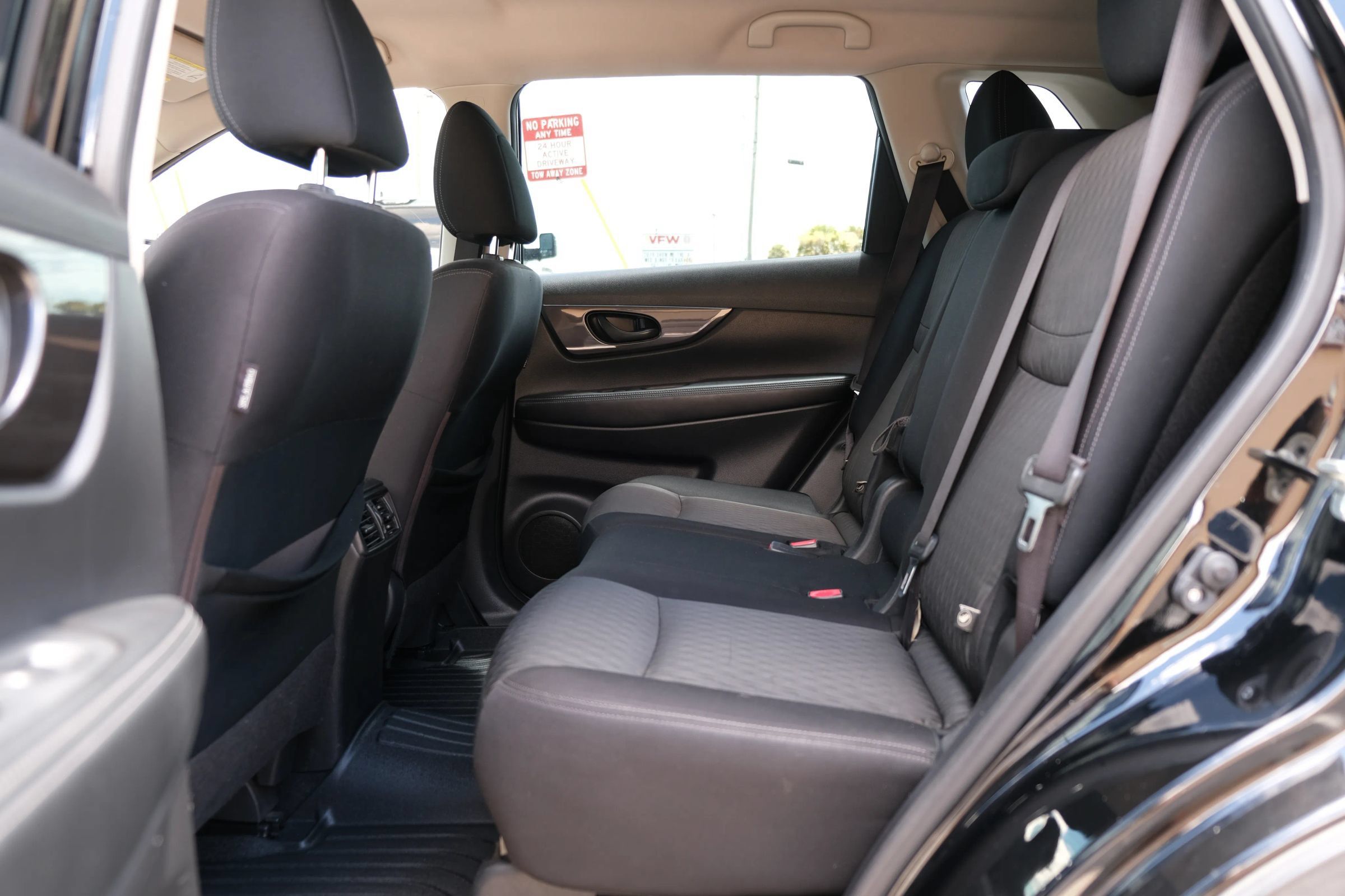 Used 2020 Nissan Rogue S FWD image 12