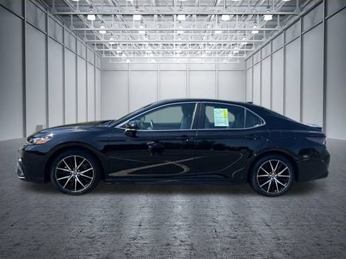 Used 2024 Toyota Camry SE AWD/4WD image 2