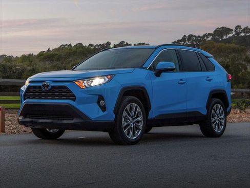 Certified 2022 Toyota RAV4 LE image 1