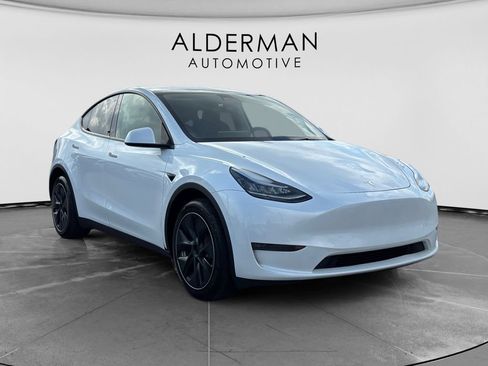Used 2023 Tesla Model Y AWD image 7